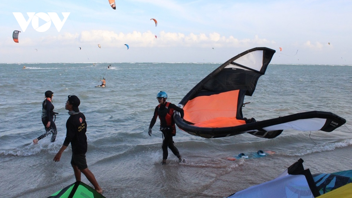 International kitesurfing festival opens in Ninh Thuan